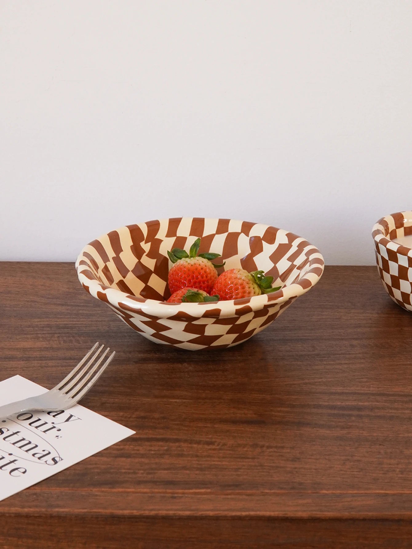 1Pc Rose Striped Ceramic Bowl, Creative Design Hand-Painted Checkerboard Ceramic Dessert Bowl, Exquisite and Aesthetically Pleasing, Suitable for Daily Household Tableware, Ice Cream Bowls for Restaurants and Cafes, Afternoon