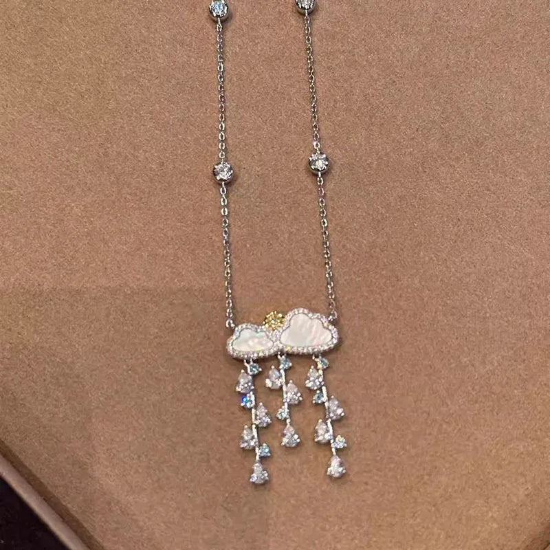 Dreamy  Raindrop Necklace