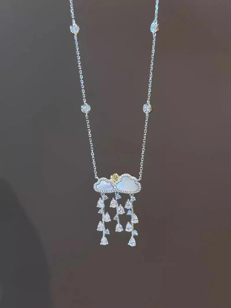 Dreamy  Raindrop Necklace