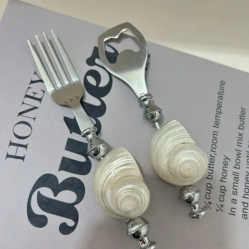 Natural Conch Shell Handle Fork Spoon Knife Stainless Steel Seashell Flatware Dessert Spoon Dinner Knife Salad Fork Dinnerware