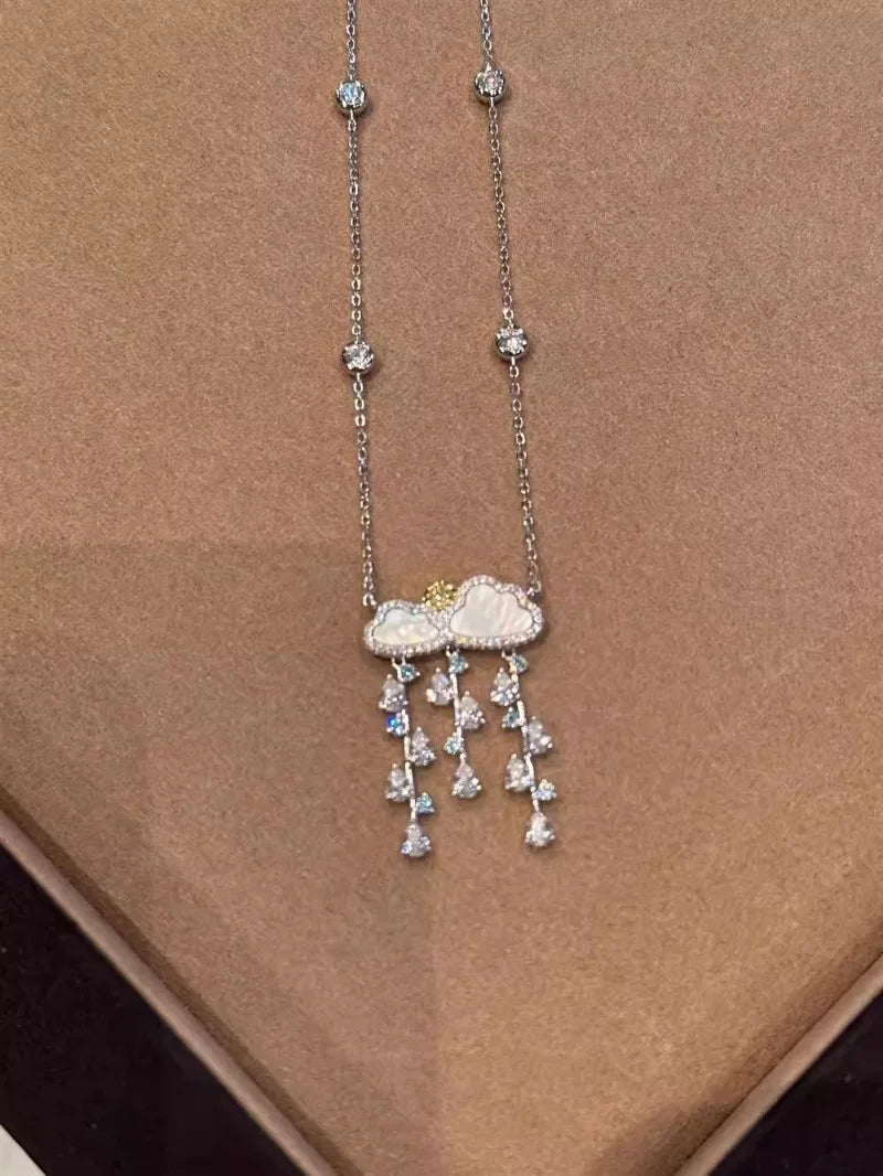 Dreamy  Raindrop Necklace