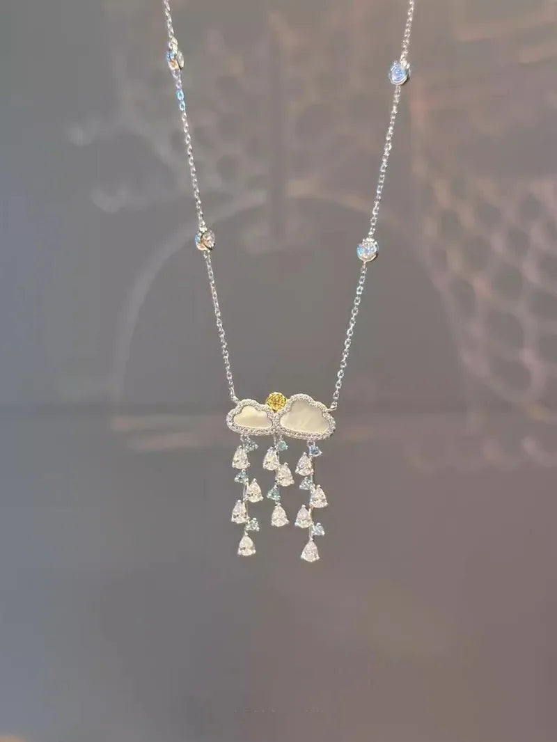Dreamy  Raindrop Necklace
