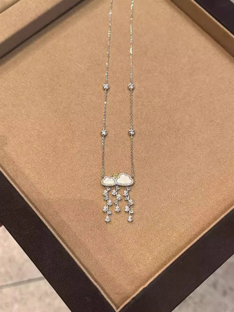 Dreamy  Raindrop Necklace