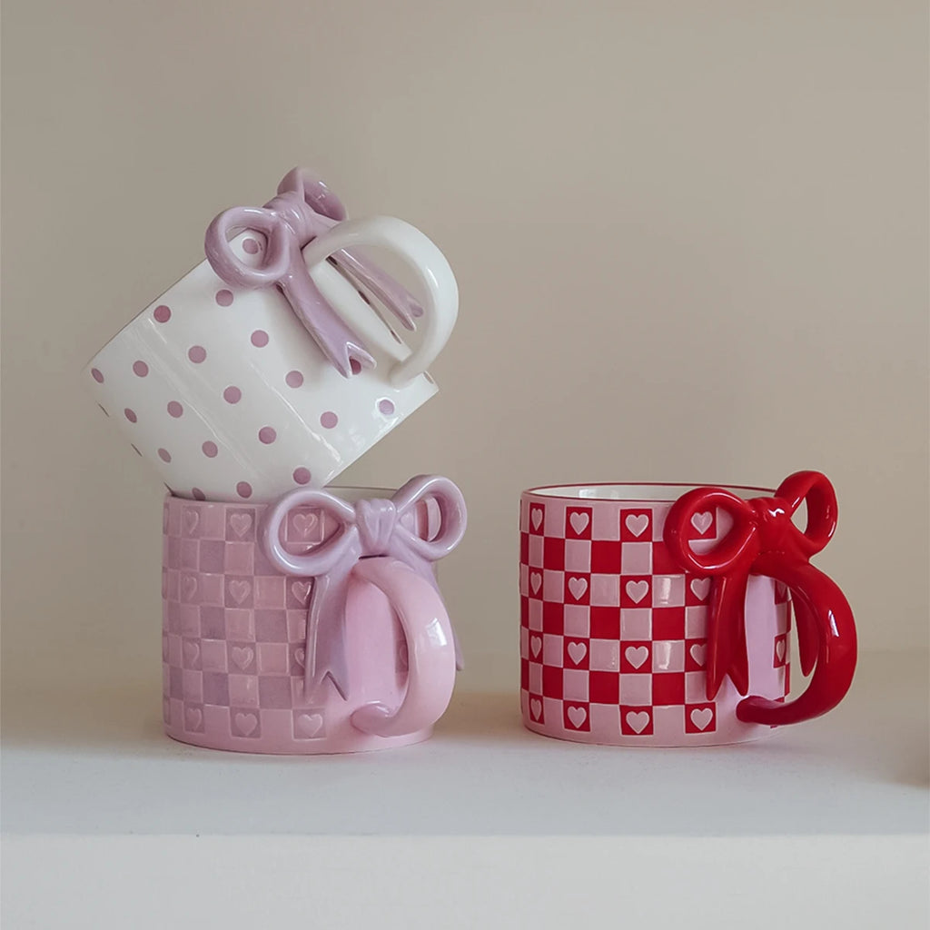 1Pc Ceramic Mug with Bowknot Handle and Heart Design, Creative Bowknot Handle Design with Checkerboard Pattern, Suitable for Home Decoration, Daily Household Use, Breakfast Milk, Afternoon Tea Coffee, Latte Art Cup for Coffee