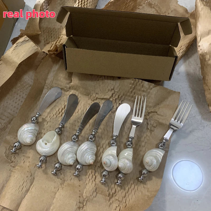 Natural Conch Shell Handle Fork Spoon Knife Stainless Steel Seashell Flatware Dessert Spoon Dinner Knife Salad Fork Dinnerware