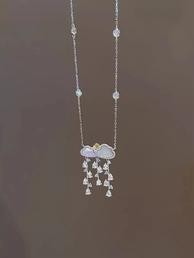 Dreamy  Raindrop Necklace