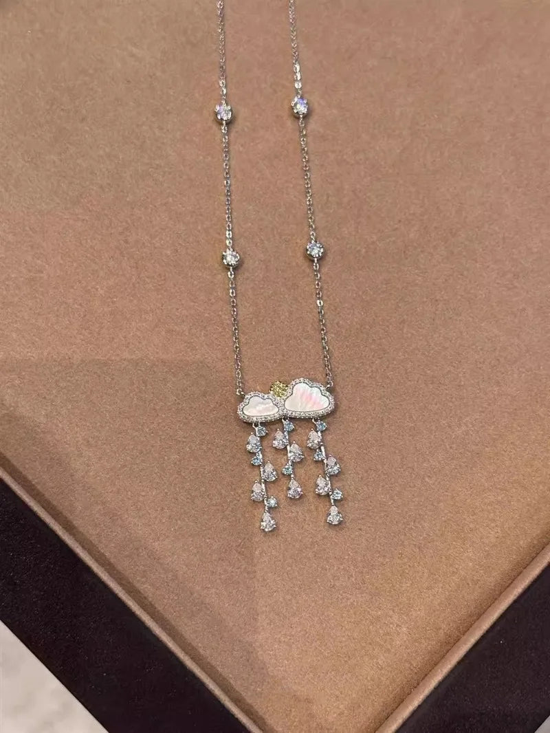 Dreamy  Raindrop Necklace