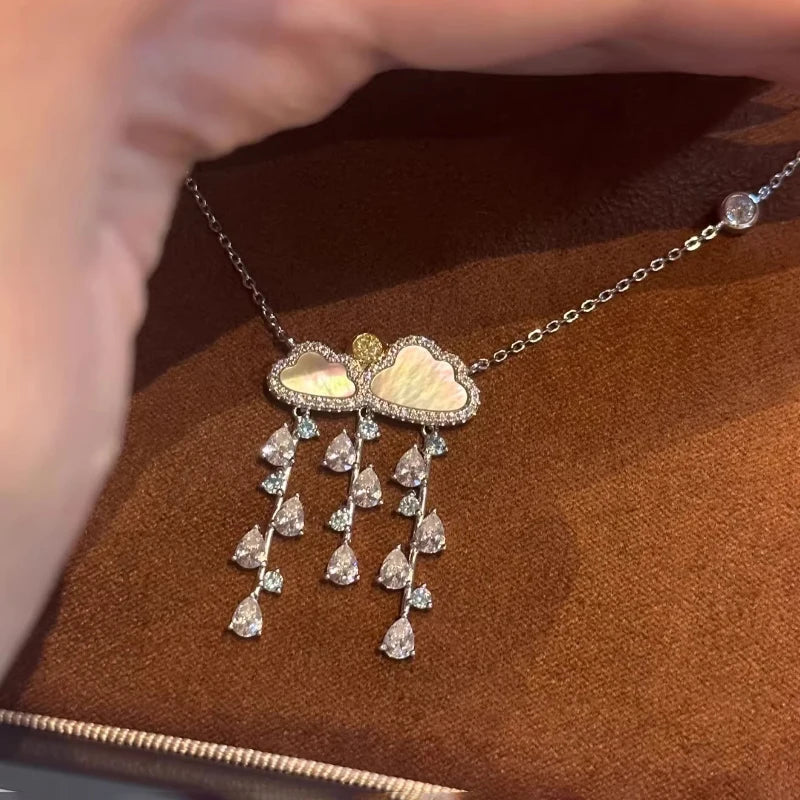Dreamy  Raindrop Necklace