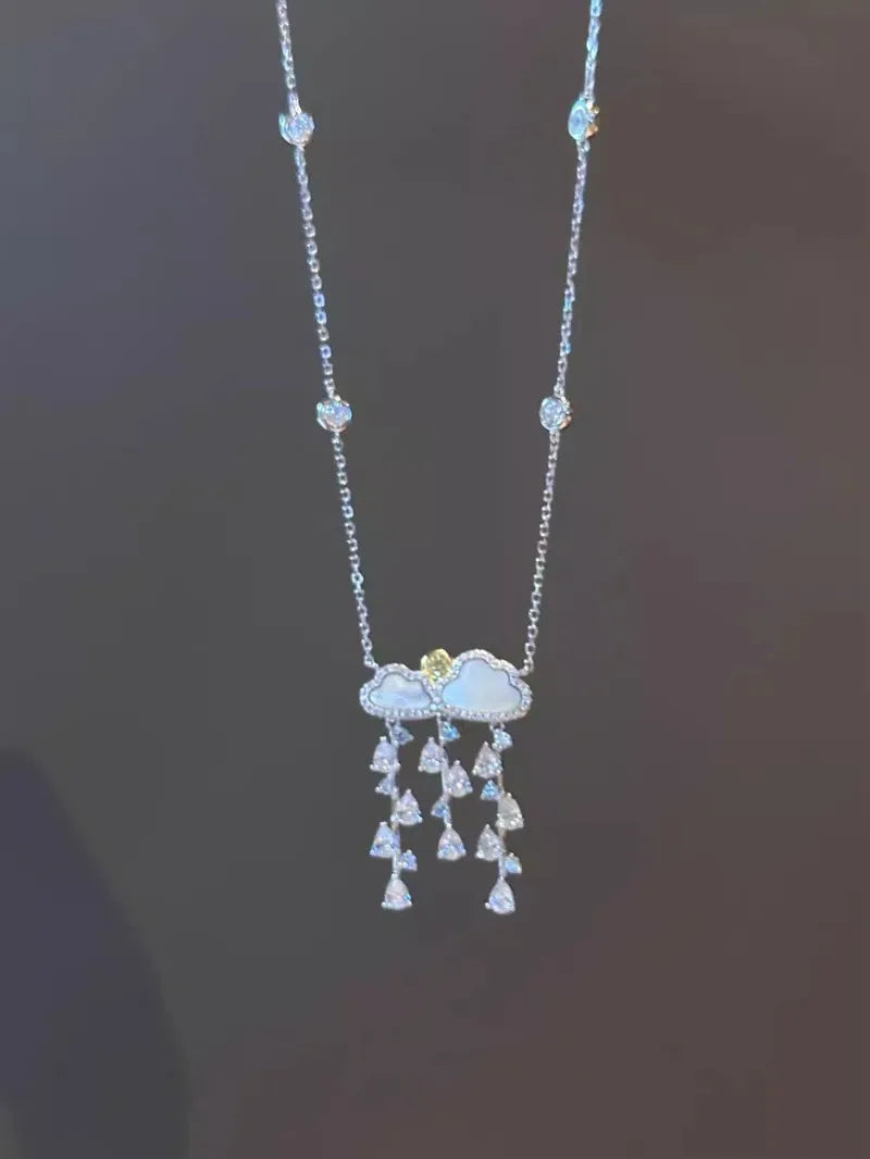 Dreamy  Raindrop Necklace