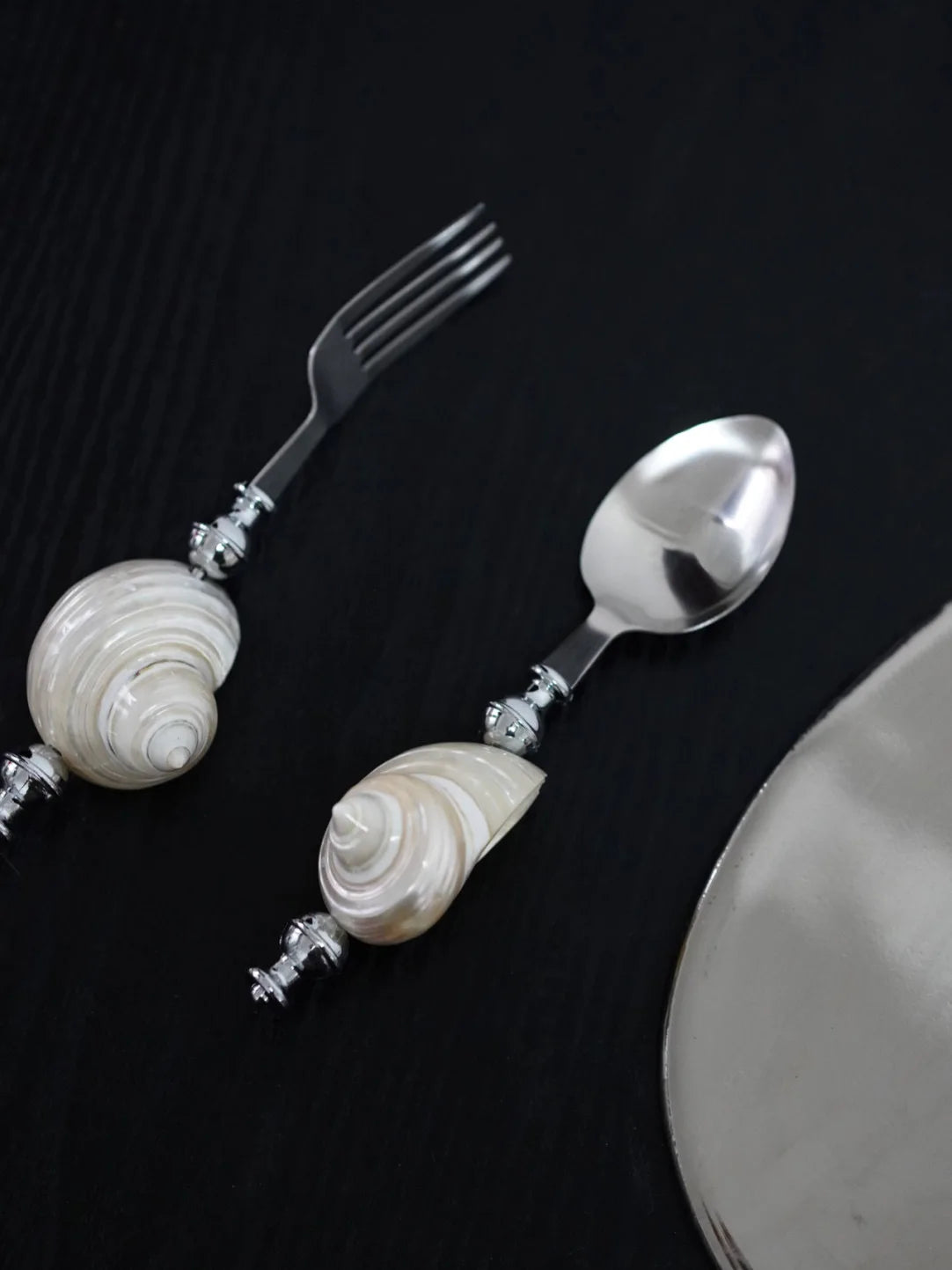 Natural Conch Shell Handle Fork Spoon Knife Stainless Steel Seashell Flatware Dessert Spoon Dinner Knife Salad Fork Dinnerware