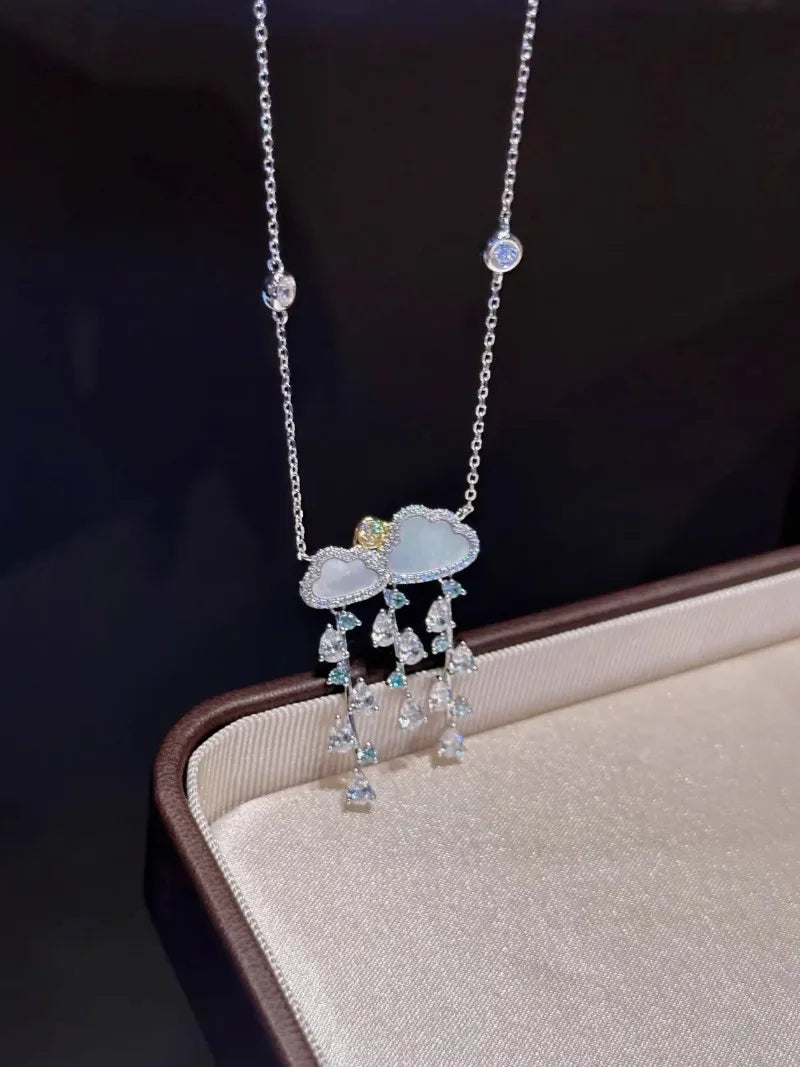 Dreamy  Raindrop Necklace