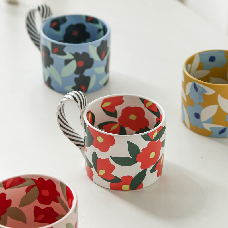 High Beauty Ceramic Cup Korean Ins Style Mug Creative Office Coffee Cups Breakfast Milk Mugs with Hand Gift Couple Water Cup