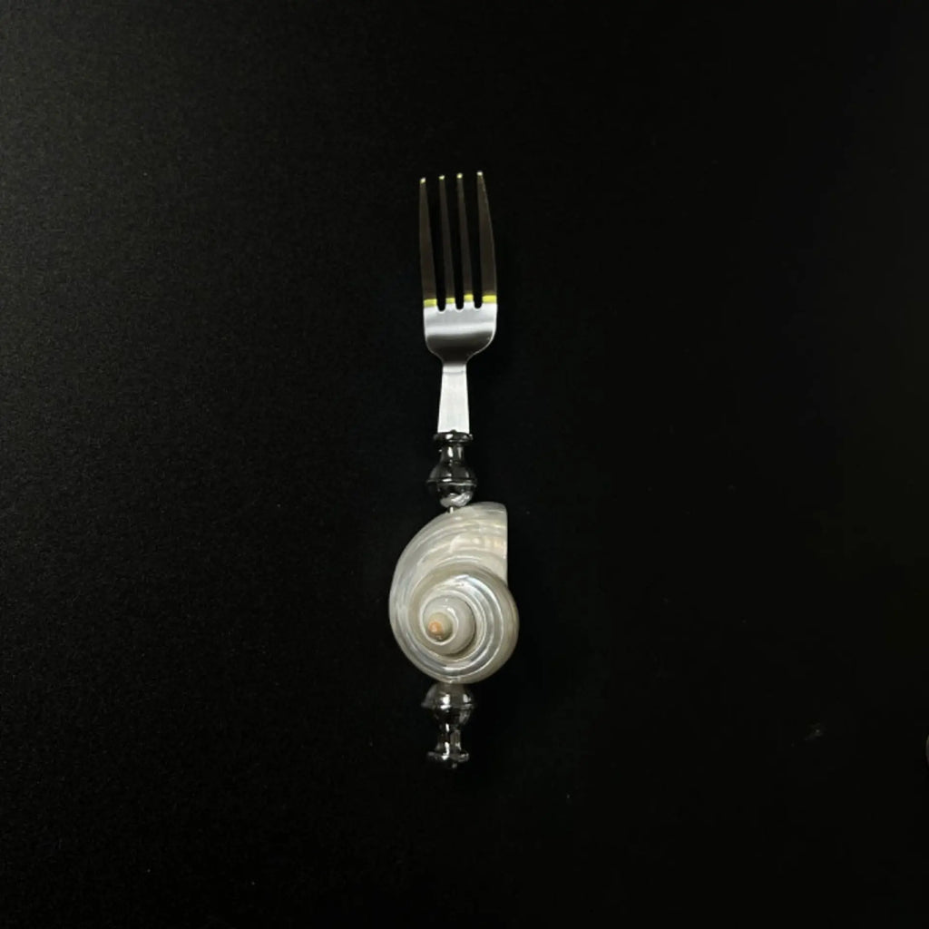 Natural Conch Shell Handle Fork Spoon Knife Stainless Steel Seashell Flatware Dessert Spoon Dinner Knife Salad Fork Dinnerware