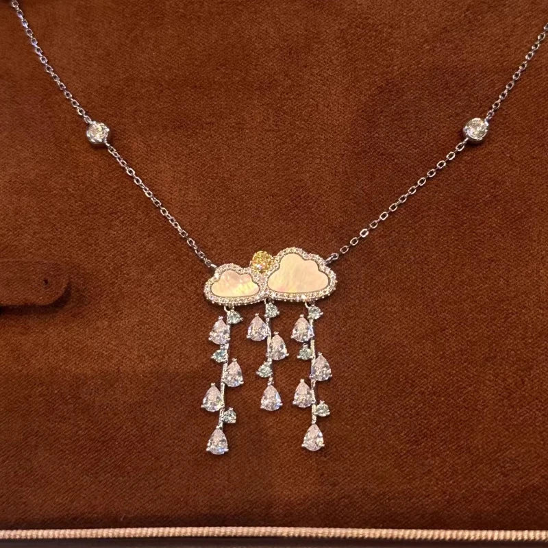 Dreamy  Raindrop Necklace