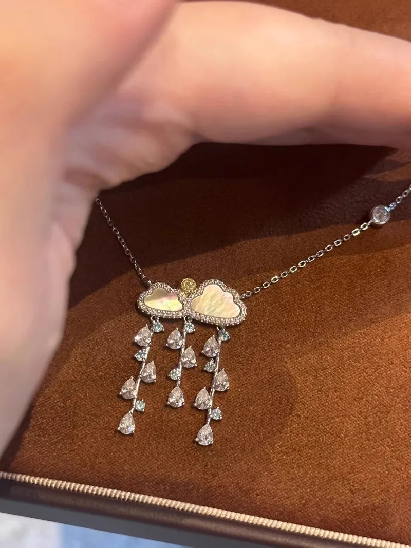 Dreamy  Raindrop Necklace