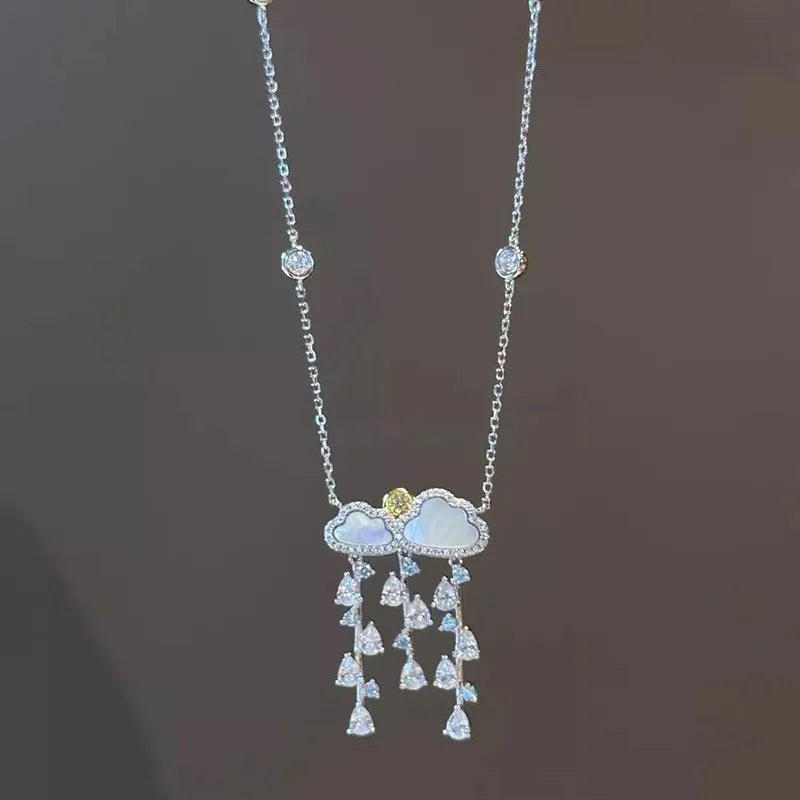 Dreamy  Raindrop Necklace