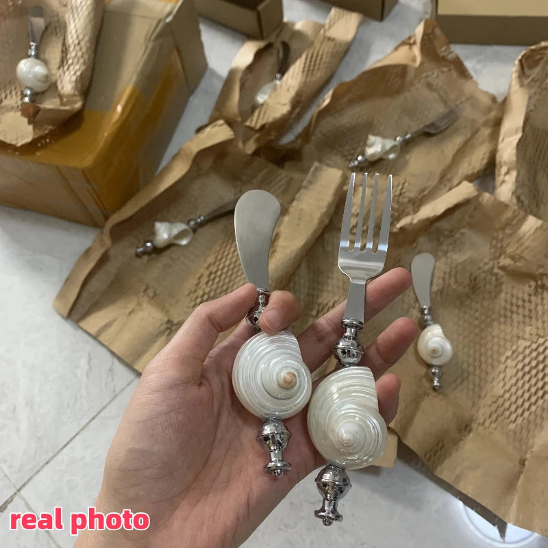 Natural Conch Shell Handle Fork Spoon Knife Stainless Steel Seashell Flatware Dessert Spoon Dinner Knife Salad Fork Dinnerware