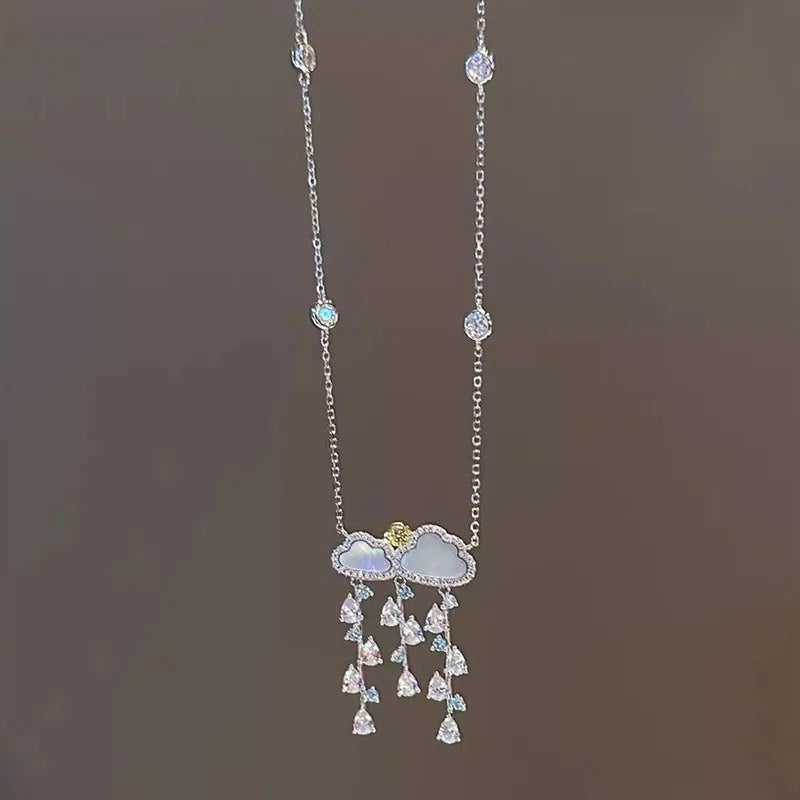 Dreamy  Raindrop Necklace